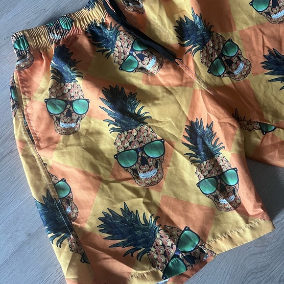 Yellow Pineapple Skull Glasses Swim Trunk Mesh Lining Quick Dry Men Size Large - Picture 3 of 8